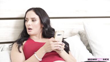 Stepmom Needs the Cum - S16:e2 - 3 image