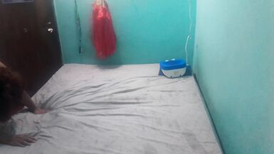 Medi le suce puis le chevauche devant la webcam - 3 image