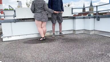 No matter how hard the plump mother-in-law tried, pissing splashed all over her legs - 2 image