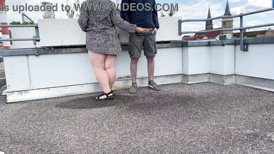 No matter how hard the plump mother-in-law tried, pissing splashed all over her legs - 9 image