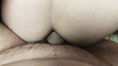 POV ANAL - Caliente Sexy Madrastra MILF follada en su culo grande Doggystyle y consigue Creampie en Asshole - 7 image
