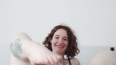 Vidéo de 2 footjobs différents - 10 image