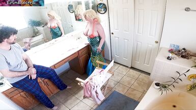 Stepson caught on camera being more than just helpful with stepmom dressing in the bathroom - 6 image