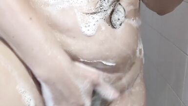 Milf a un quicky avec elle-même