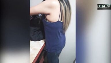 Gerçek para karşılığında seks: ABDden yeni gelmiş yabancı bir göçmen, ucuz bir otelde ayaküstü seks yapmayı kabul eder ve para karşılığında kaydedilmesine izin verir. - 2 image