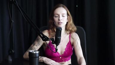 Elle a dit à sa mère quelle ne croyait pas en lamour et sest rendue à une orgie avec son amie et... - Debora Esteves (WATCH : SHEER/RED) - 11 image