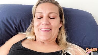 Un nouveau jouet pour ma chatte me fait hurler tout de suite !