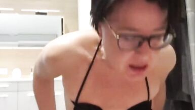 Milf Julie enorme dildo anal treino - 5 image