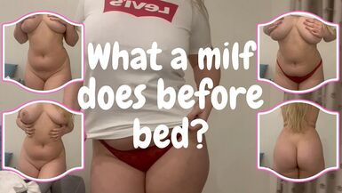 Was eine blonde Single MILF vor dem Schlafengehen macht - 1 image