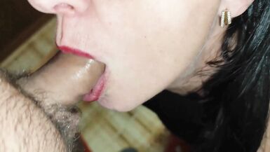 Mature MILF Housewife agreed to Fuck with her Stepson - 5 image