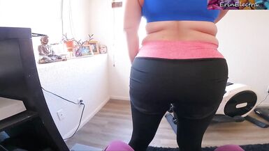 Workout sex in the gym with stepmom - 1 image
