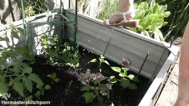 Kiwi trashy MILF pisses in the garden to make the vegetables taste even better - 12 image