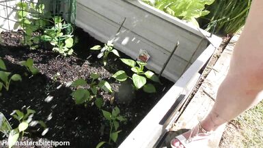 Kiwi trashy MILF pisses in the garden to make the vegetables taste even better - 13 image