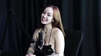 Sie wurde von der Personal Trainerin zur Produzentin von Porno-Inhalten, erzählte es ihrer Familie und wurde immer verurteilt, und sieht sich selbst als sexuell - Thaisa Redvelvet (WATCH ON: SHEER/RED) - 1 image
