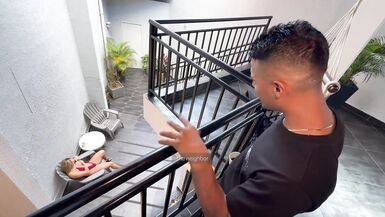 Ma belle-mère est une blonde colombienne MILF qui aime les grosses bites, je la baise en sexe interracial avec ma BBC, jusquà la créampie ! David Bander et Karen Sleent - 2 image