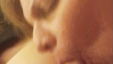 La chose préférée de Brandy est de sucer des bites