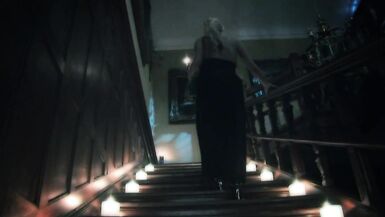 Carly Kilisede Yük Yutuyor - 1 image