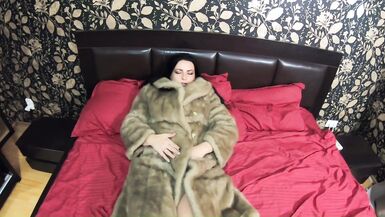 Preview-milfycalla- Cum Play While Wearing a Fur Coat and Pantyhose 197 - 3 image