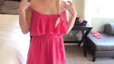 Kelly Surfer fait du porno maison dans sa chambre à coucher avec son étalon Booty Call