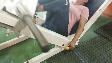 invite the big ass from the gym after her leg routine - 3 image