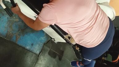invite the big ass from the gym after her leg routine - 5 image
