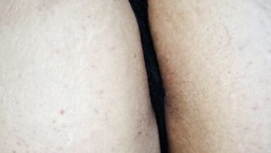 Jai utilisé ma culotte noire et mon mari na pas pu résister à lenvie de baiser mon gros cul. - 4 image