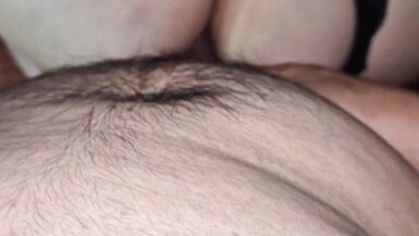 Jai utilisé ma culotte noire et mon mari na pas pu résister à lenvie de baiser mon gros cul. - 9 image
