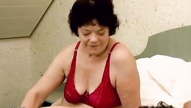 Mamme mature vicine inesperte - 5 image