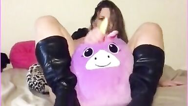 Pillow Humping Curvy Cougar in Fetish Clothing