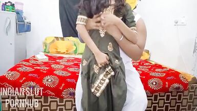 Horny bhabhi gets her pussy Creampied