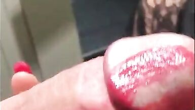 ESCORT GIVES INTENSE BLOWJOB WITH RED LIPSTICK (ADD MЕ ОN SNAP: teensluxts) - 5 image