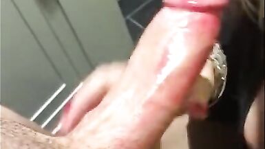 ESCORT GIVES INTENSE BLOWJOB WITH RED LIPSTICK (ADD MЕ ОN SNAP: teensluxts) - 9 image