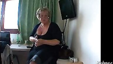 Carole, tombe enfin sur un homme qui sait lui faire plaisir - 1 image