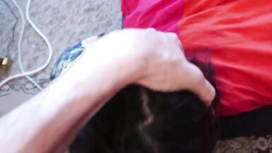 Mamá ayuda a su hijastro con su erección - 2 image