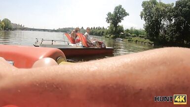 HUNT4K. Coqueta Dama Con Formas Naturales Obtiene Buen Dinero - 2 image