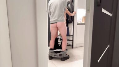 Pizza Guy Seduced by Attractive Mature Women - 14 image