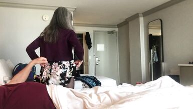 Ev Yapımı - Çocuk Otelde Annesinin Arkadaşı Tarafından Mastürbasyon Yaparken Yakalandı! - 4 image