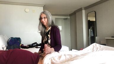 Ev Yapımı - Çocuk Otelde Annesinin Arkadaşı Tarafından Mastürbasyon Yaparken Yakalandı! - 5 image