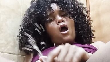 Beautiful big ass ebony shows you her ass and rubs her delicious pussy for you