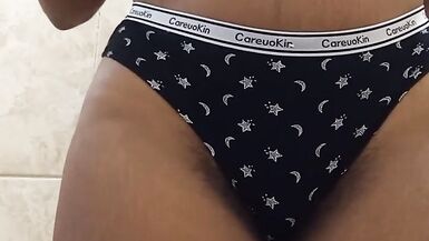 Beautiful big ass ebony shows you her ass and rubs her delicious pussy for you - 5 image