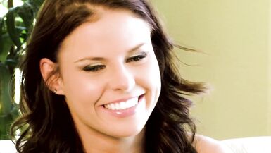 Taylor Russo fait lamour pour une nuit avec un inconnu à la grosse bite.