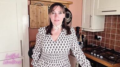 Jealous stepmom showed me that she is the only woman that I will need - 1 image