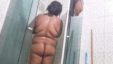 Slutty stepmom gets horny and sends video to naughty stepson making a big SQUIRT - 3 image