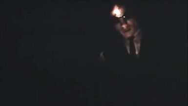 Guy fucks mature brunette's twat