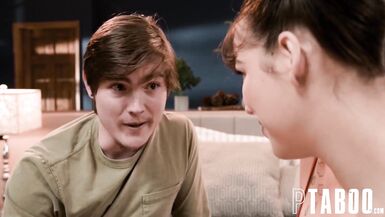 Dee Williams insegna al figliastro Tyler e a Lilith il sesso anale per salvare la verginità! - 5 image