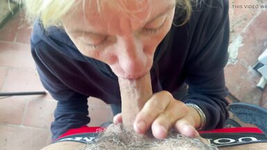 PORNOGRAFIA ROMÂNTICA ACIDENTAL COM O VIZINHO - ESPERMA NA MINHA BOCA - BROCHE NA LAVANDARIA - 8 image
