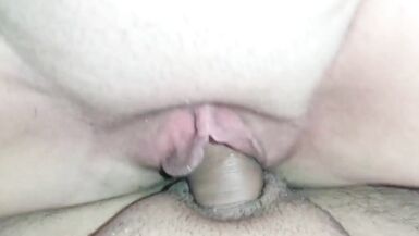业余成熟 MILF Wife Rubbing and Rides her Pussy in POV - 15 image