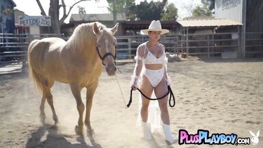 Sexy Latina teen posed with hot MILF with amazing big tits Mia Malkova - 2 image