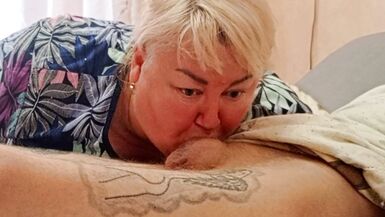 The morning started with a deep blowjob from the stepmom - 7 image