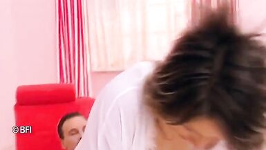 Big Ass Brunette, Close-up Saugen und Ficken mit Mouth Ending